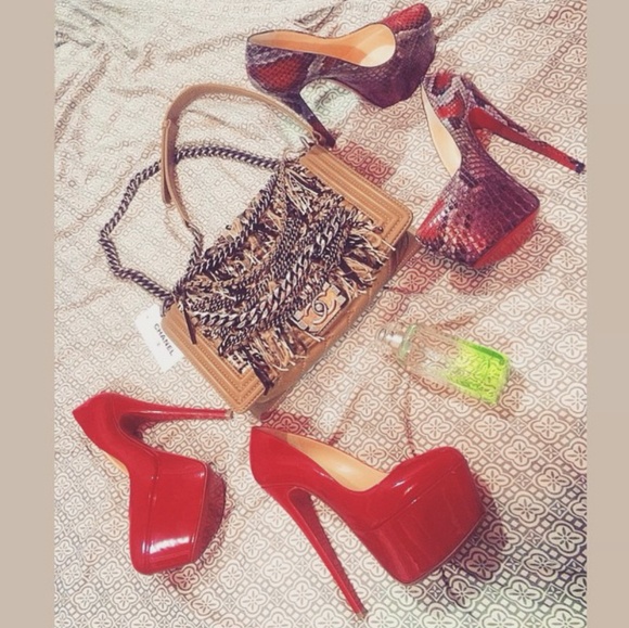 Chanel boy dallas collection 1 size ( medium) - Picture 3 of 3